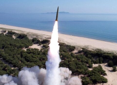 Şimali Koreya ballistik raketlər buraxdı