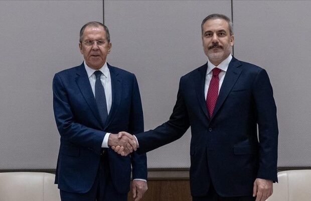 Antalyada Fidanla Lavrovun görüşü oldu