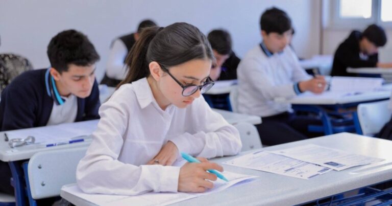 55 mindən çox şagird İMTAHAN VERƏCƏK