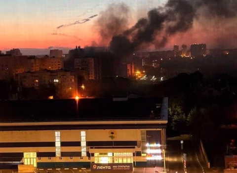 Rusiyada neft emalı zavodu vuruldu