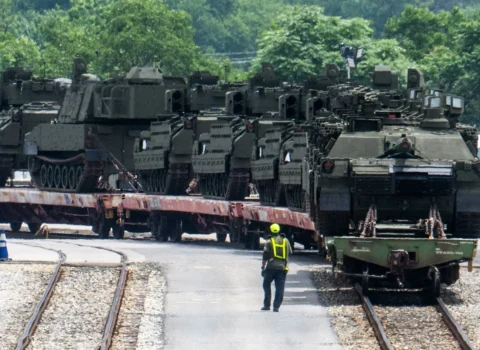 TƏCİLİ: ABŞ xeyli sayda raket və döyüş sursatlarını bu əraziyə cəmləşdirdi – Hücum olacaq?