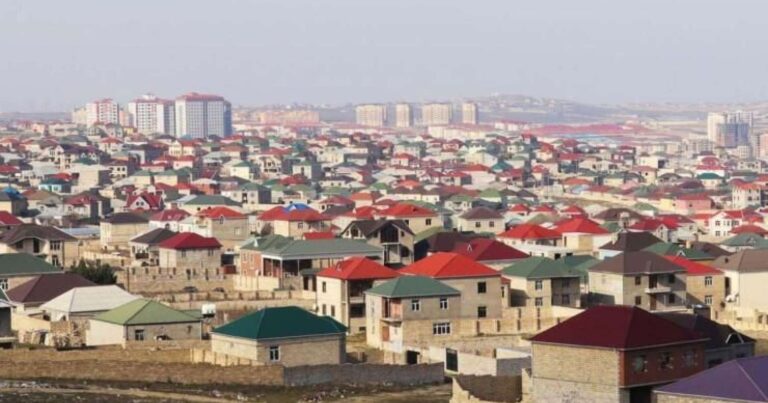 Bu evləri nə satmaq olur, nə də içində yaşamaq – AÇIQLAMA