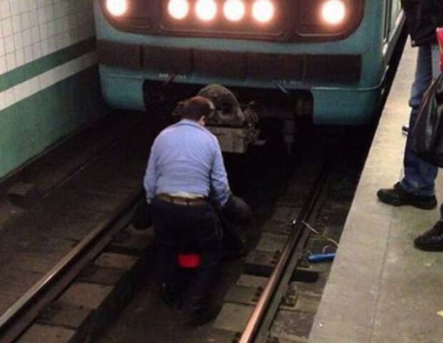 Bakı metrosunda daha bir İNSİDENT