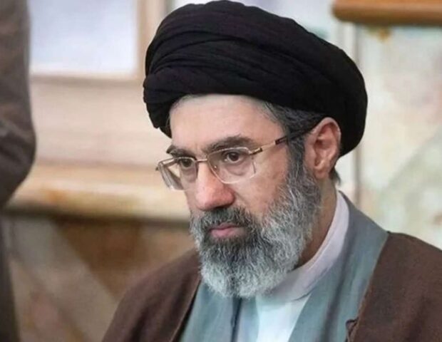 Xameneini Pezeşkian özü müalicə edib