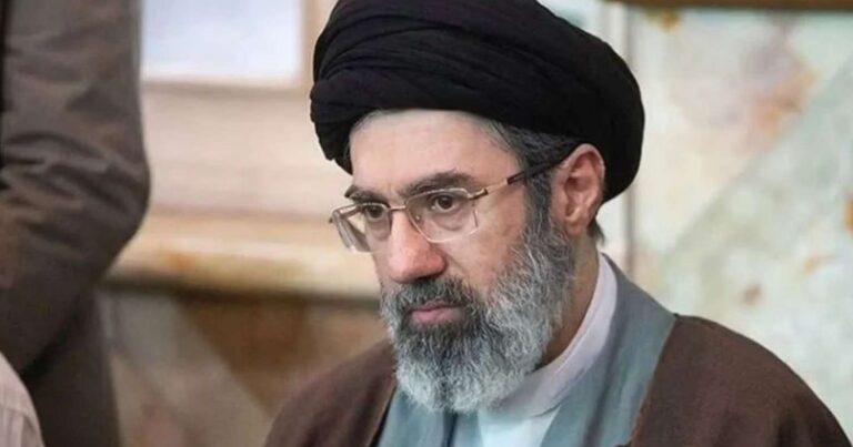 Xameneini Pezeşkian özü müalicə edib