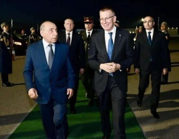 Latviya Prezidenti Azərbaycana gəldi
