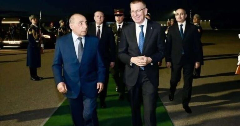 Latviya Prezidenti Azərbaycana gəldi