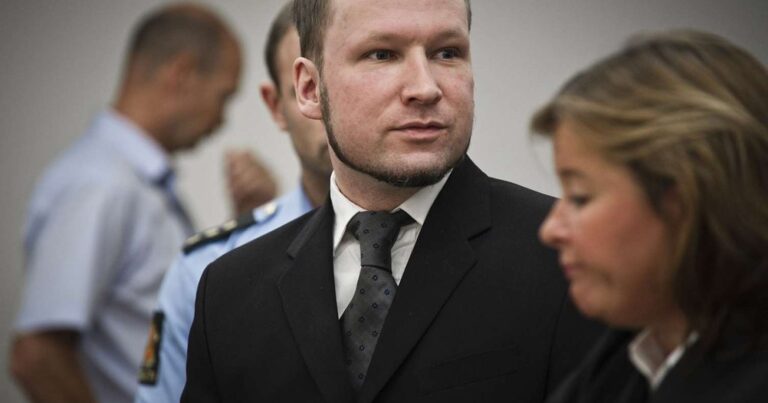 77 nəfəri qətlə yetirən terrorçu yenidən azadlığa çıxmaq istəyir