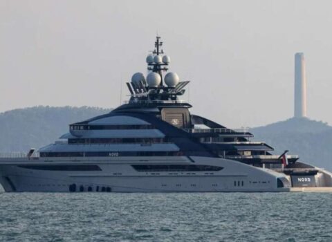 Hörmüz boğazını görün kim yardı: Yarım milyonluq yaxtası ilə