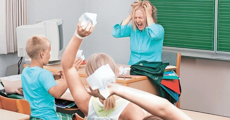 Şagirdi tənbehə görə müəllimə cərimə: Təhsil sistemi problem girdabında boğulur, nazirlik isə…