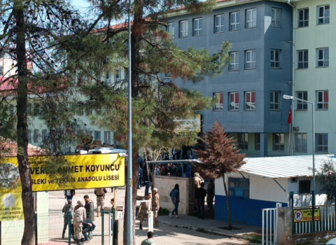 SON DƏQİQƏ: Türkiyədə məktəbə SİLAHLI HÜCUM – Girov və yaralılar var – FOTOLAR+VİDEO