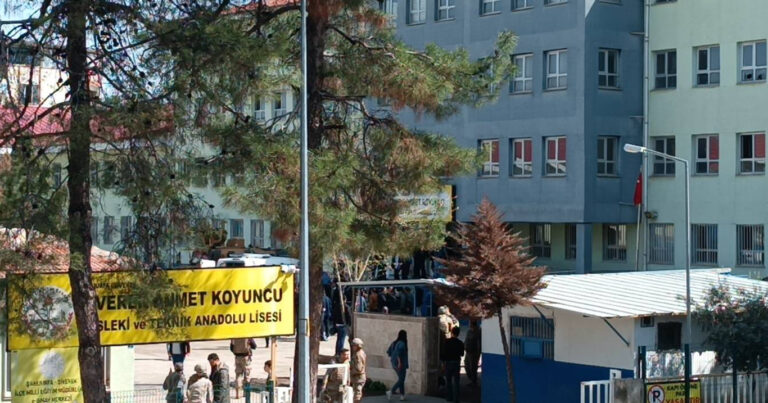 SON DƏQİQƏ: Türkiyədə məktəbə SİLAHLI HÜCUM – Girov və yaralılar var – FOTOLAR+VİDEO