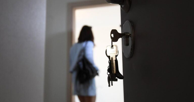 Qeydiyyatdan çıxan şəxslərlə bağlı mühüm qərar qəbul EDİLDİ