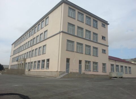 Lökbatandakı 233 nömrəli məktəblə bağlı SENSASİYA: Direktor bütün pəncərələri dəmir setkalarla niyə bağlayır?