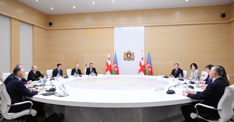 Əliyevlə Kobaxidzenin geniş tərkibdə görüşü oldu – Foto