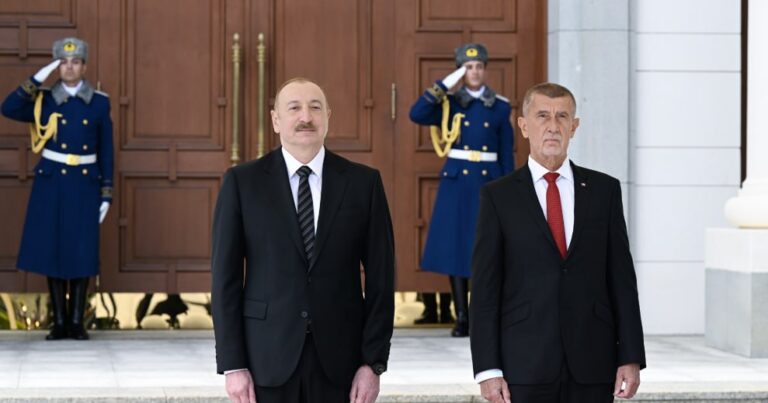 Qəbələdə Andrey Babişin rəsmi qarşılanma mərasimi oldu