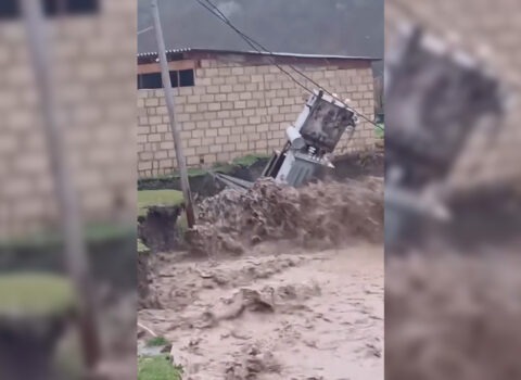 Qusarda sel transformatoru belə apardı – Video