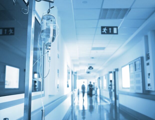 Göygöldə başına aqlay daşı düşən şəxs xəstəxanada ölüb