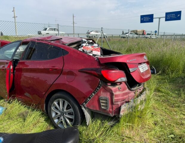 Cəlilabadda toya gedən ailə üzvləri qəzaya düşüb