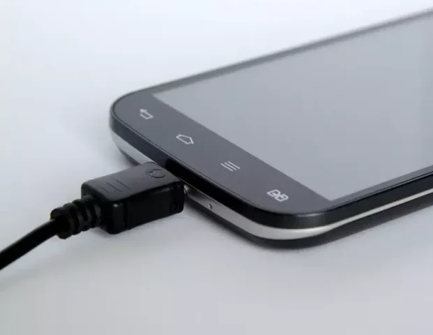 Gecə telefonun internetini söndürməyənlərə XƏBƏRDARLIQ