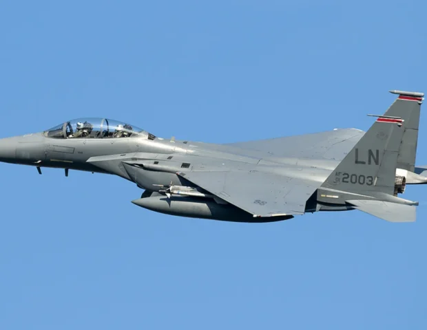 Həmin qırıcının ekipaj üzvlərindən biri xilas edildi – KİV