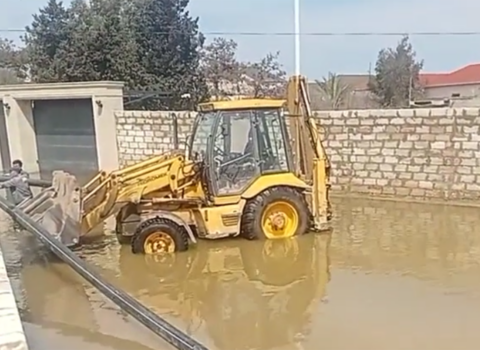 Bu ərazilər də yağış sularından təmizlənir – Video