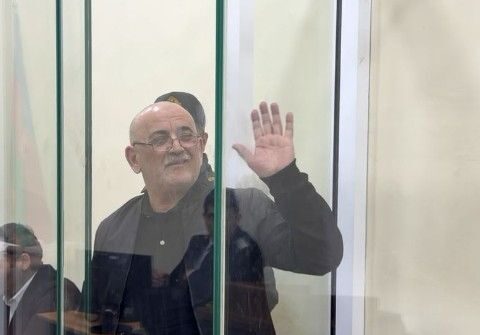 Evdən icazəsiz çıxan gəlinini 6 bıçaq zərbəsi ilə öldürüb – Dəhşətli qətlin təfərrüatı