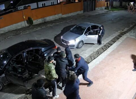 Qonşu kəndlərin güləşçiləri bir-birini yumruqladı, güllə atdı – BU VİDEO DÜNYAYA YAYILDI