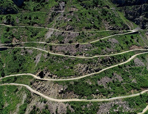 Dünyanın ən təhlükəli yolları açıqlandı: Zirvədəki qonşu ölkədir