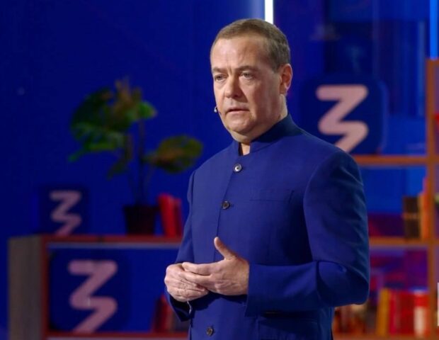 Medvedev ABŞ-ı tənqid etdi: “Prezidentləri oğurlayan ölkə vasitəçi ola bilməz”