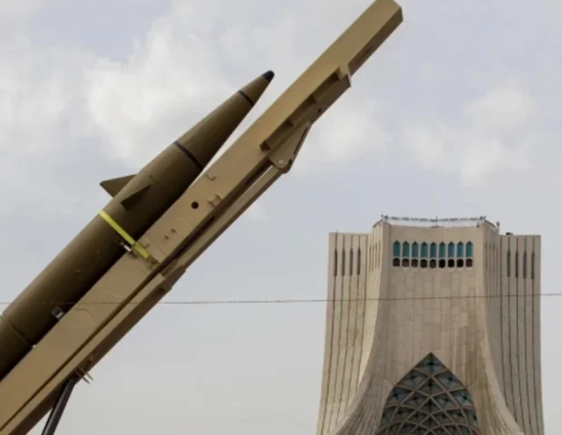 İran bütün regionu qaranlığa qərq etməklə hədələdi