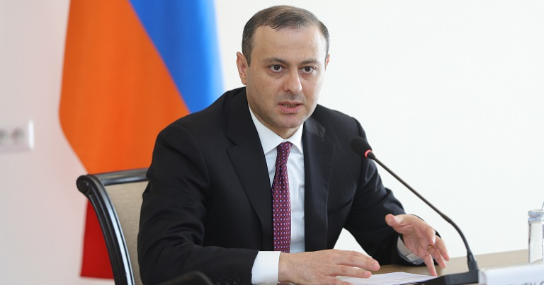 Ermənistan Ukrayna ilə bağlı QƏRAR VERDİ: Qriqoryan təcili Polşaya gedir