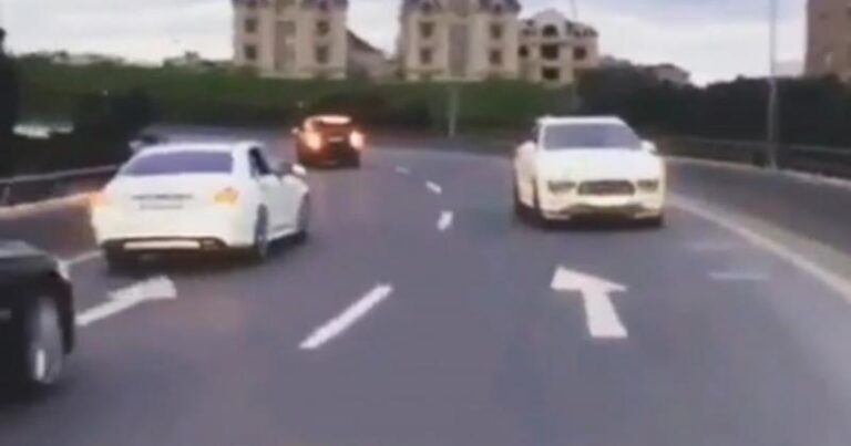 Mehdiabaddan Biləcəriyə qədər maşını arxa-arxaya sürdü – Video