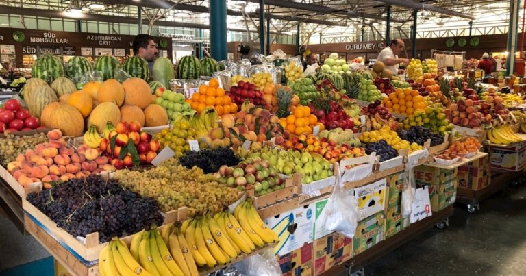 Bakının köhnə bazarları bağlanır: “Qarşısını almaq mümkün deyil” Bakının köhnə bazarları bağlanır: “Qarşısını almaq mümkün deyil”