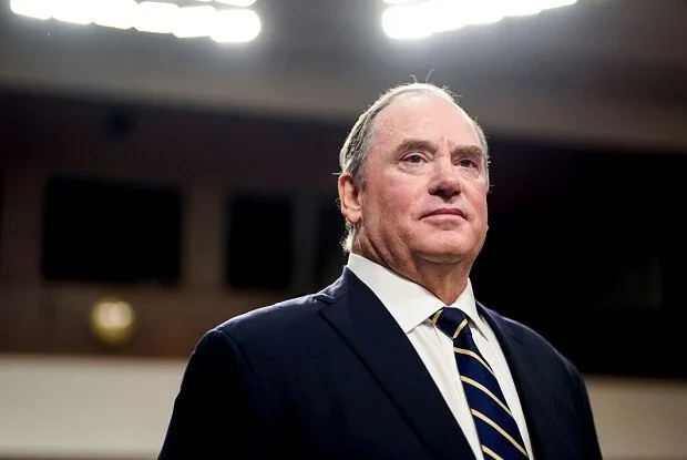 ABŞ Hərbi Dəniz Qüvvələrinin naziri stefa verdi