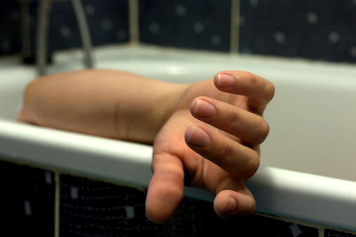 Bakıda 14 yaşlı qızla gənc oğlan hamamda dəm qazından zəhərləndi – Ölən var