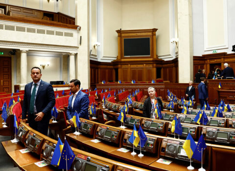“Deputatların çoxu işləməkdən yorulub”