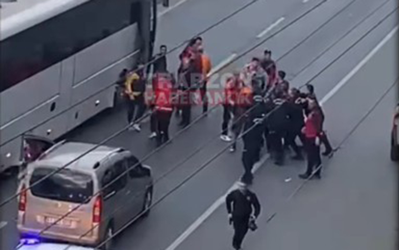 Derbi öncəsi azarkeşlər arasında gərginlik – Polis müdaxilə etdi – Video