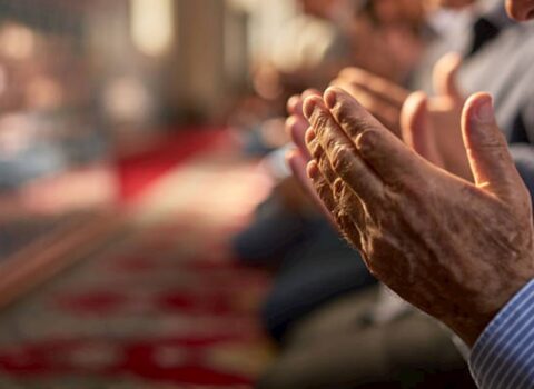 Bakıda yeni pul qazanmaq üsulu – Ödəniş et, yerinə namaz qılım