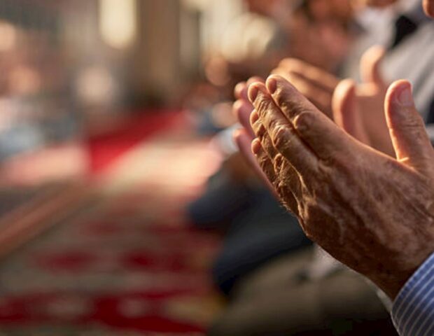 Bakıda yeni pul qazanmaq üsulu – Ödəniş et, yerinə namaz qılım