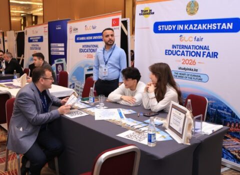 Qazaxıstan Bakıda keçirilən beynəlxalq sərgidə təhsil imkanlarını təqdim edib-FOTOLAR