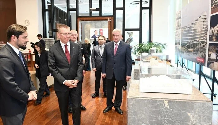 Latviya prezidenti Ağ Şəhərdə – Foto