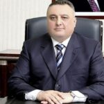 Eldar Mahmudovun oğlu üç ailənin evini dağıdır