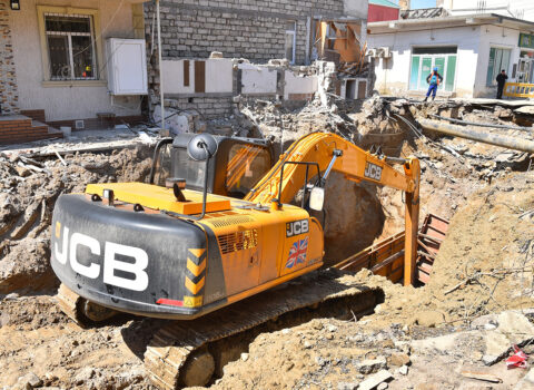 Kollektor üzərində tikilən evlər: kimlər cəzalandırılacaq? – AÇIQLAMA