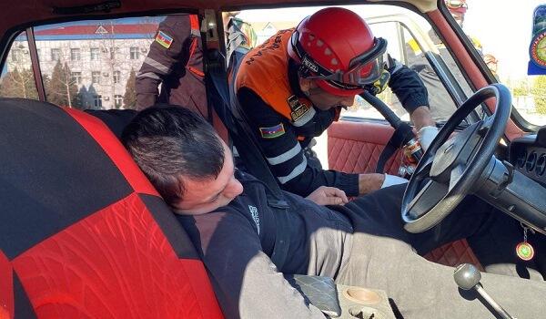 Ağsuda “Isuzu” qəzaya uğradı, sürücü belə xilas edildi – Video