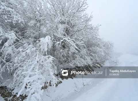 Bəzi yerlərdə güclü yağış, dağlıq ərazilərdə qar yağır – FAKTİKİ HAVA