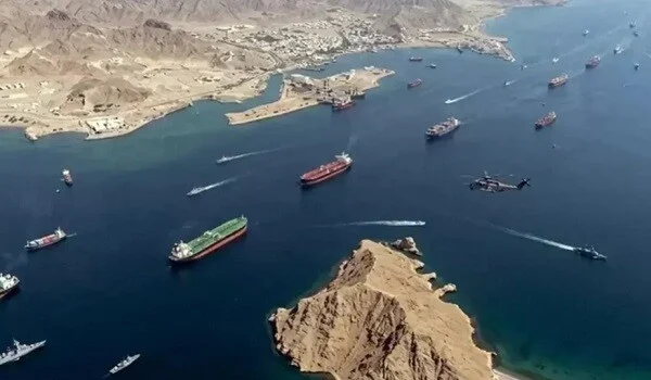 İran Rusiyanı Hörmüzdən keçid üçün rüsumdan azad etdi