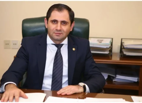 Papikyan Gürcüstanda rəsmi səfərdədir