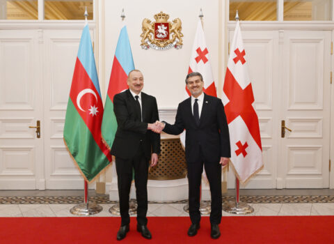 Prezidentlərin təkbətək görüşü başladı – FOTOLAR