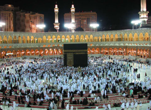 Kəbənin örtüyü 3 metr yuxarı qaldırılıb